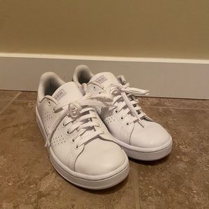 Women’s size 8 Adidas Cloudfoam Comfort Sneakers